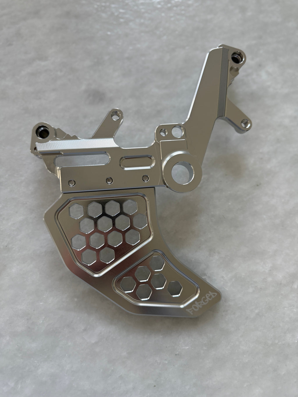 Metal Ultra-Bee Dual Caliper Mount